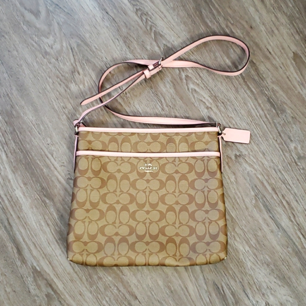 Coach Lg Swingpack Crossbody Signature Coated Bag